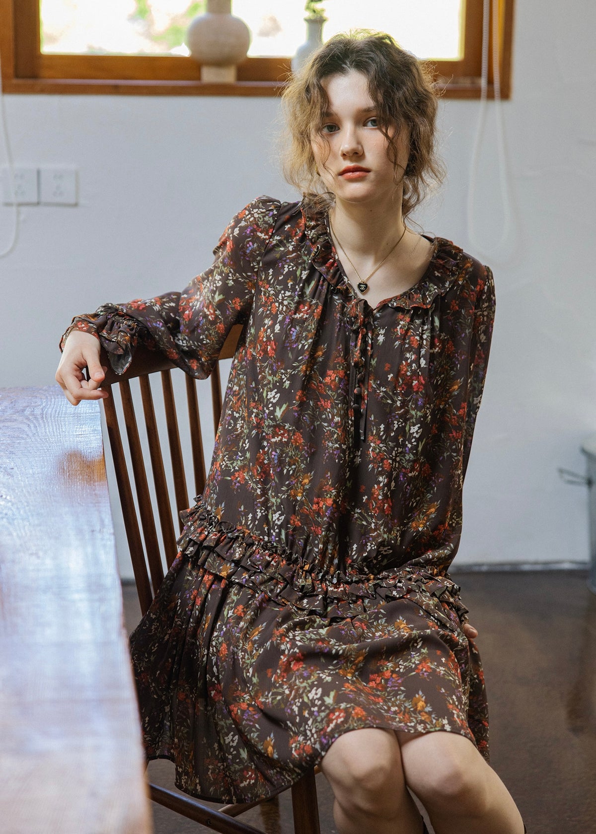 Fleur Noire Vintage Floral Ruffle Collar Midi Dress
