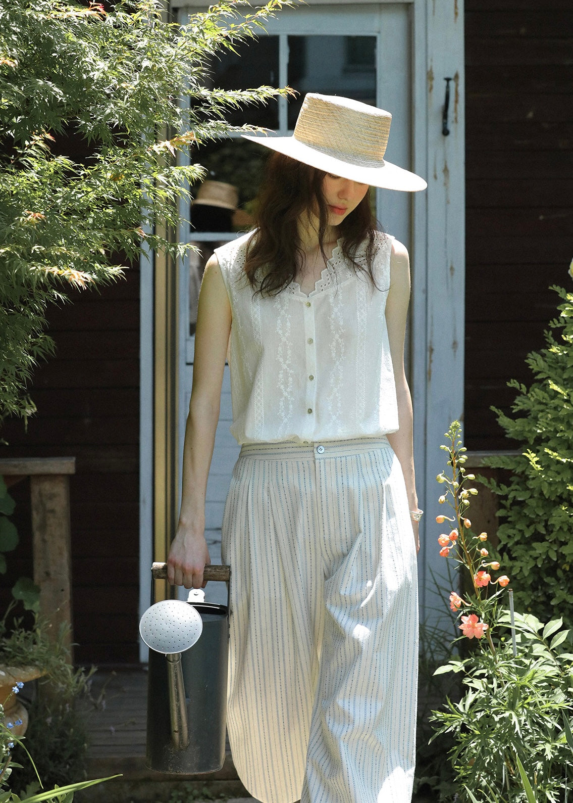 Élise Eyelet Lace Sleeveless Blouse