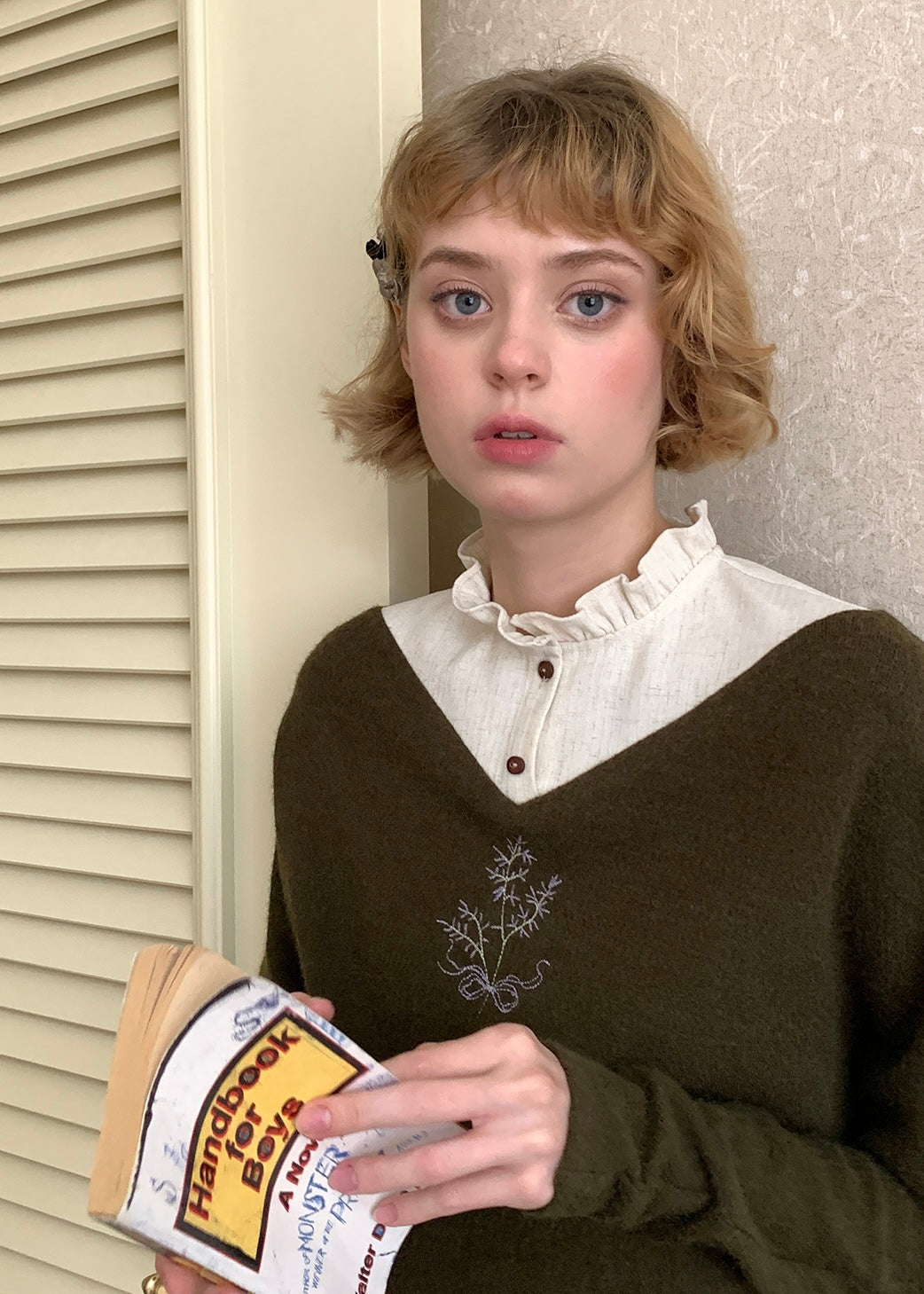 Olive Verse Embroidered Vintage Layered Knitwear