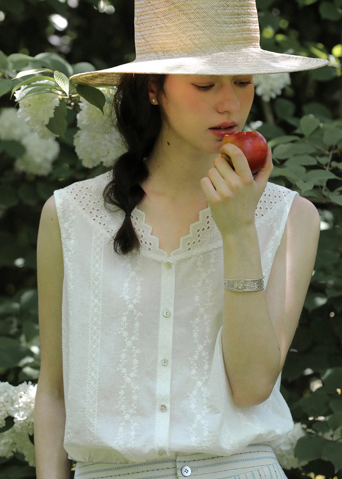 Élise Eyelet Lace Sleeveless Blouse