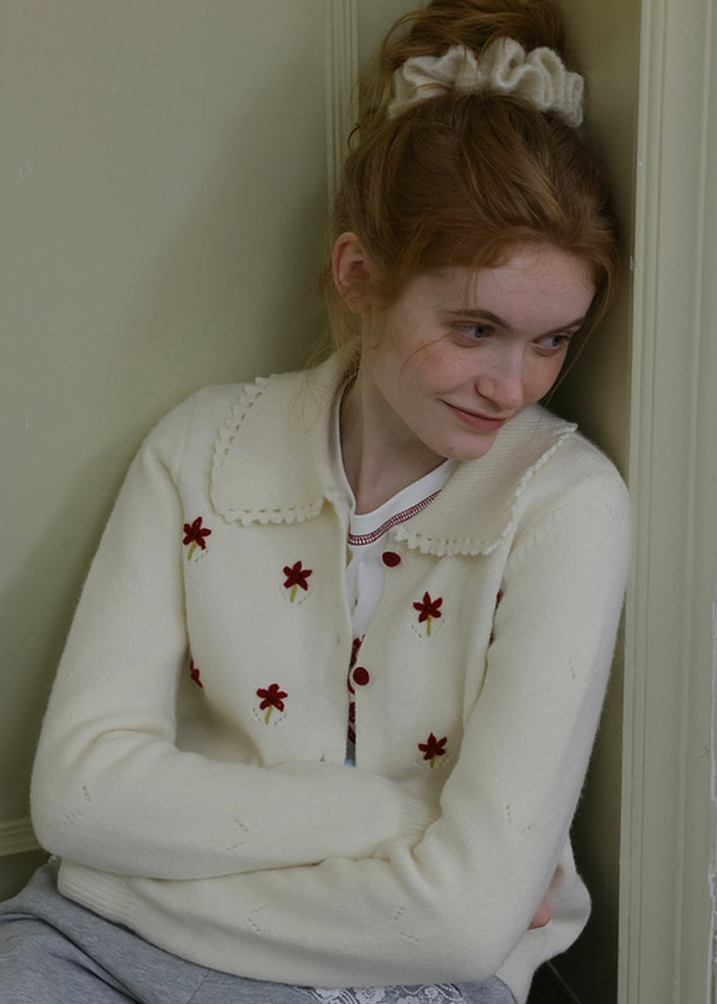 Vintage Floral Embroidered Collared Knit Cardigan