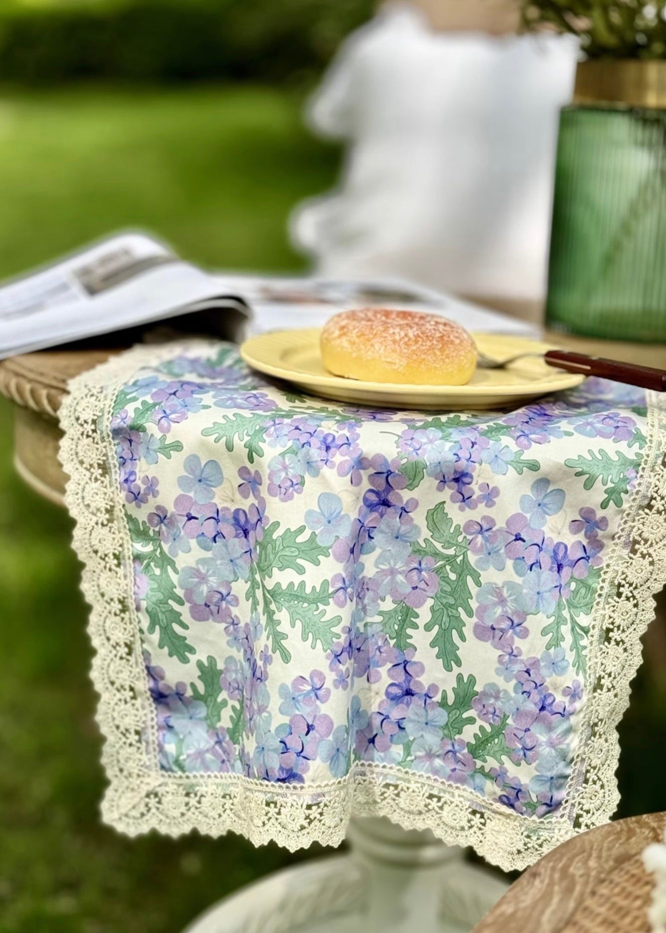 Afternoon Light Floral Table Mat