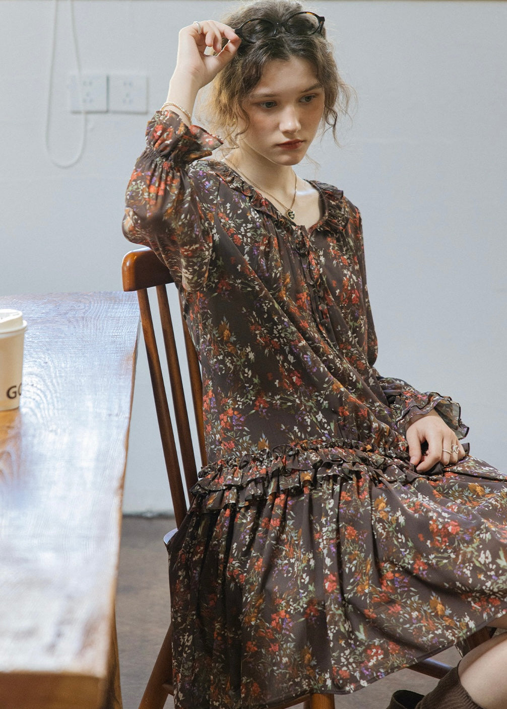 Fleur Noire Vintage Floral Ruffle Collar Midi Dress