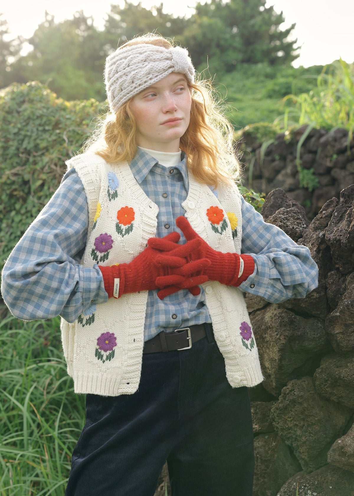 Vintage Daisy Embroidered Knit Vest