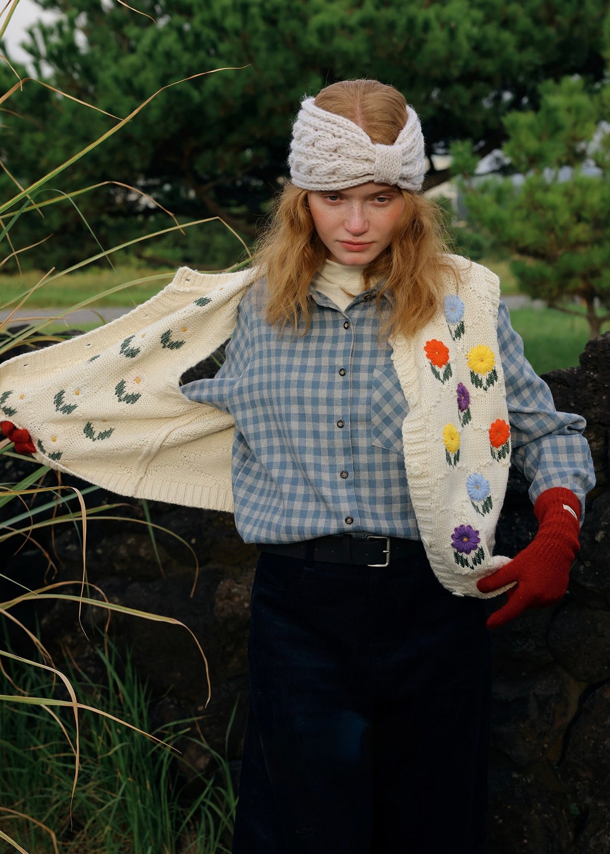 Vintage Daisy Embroidered Knit Vest