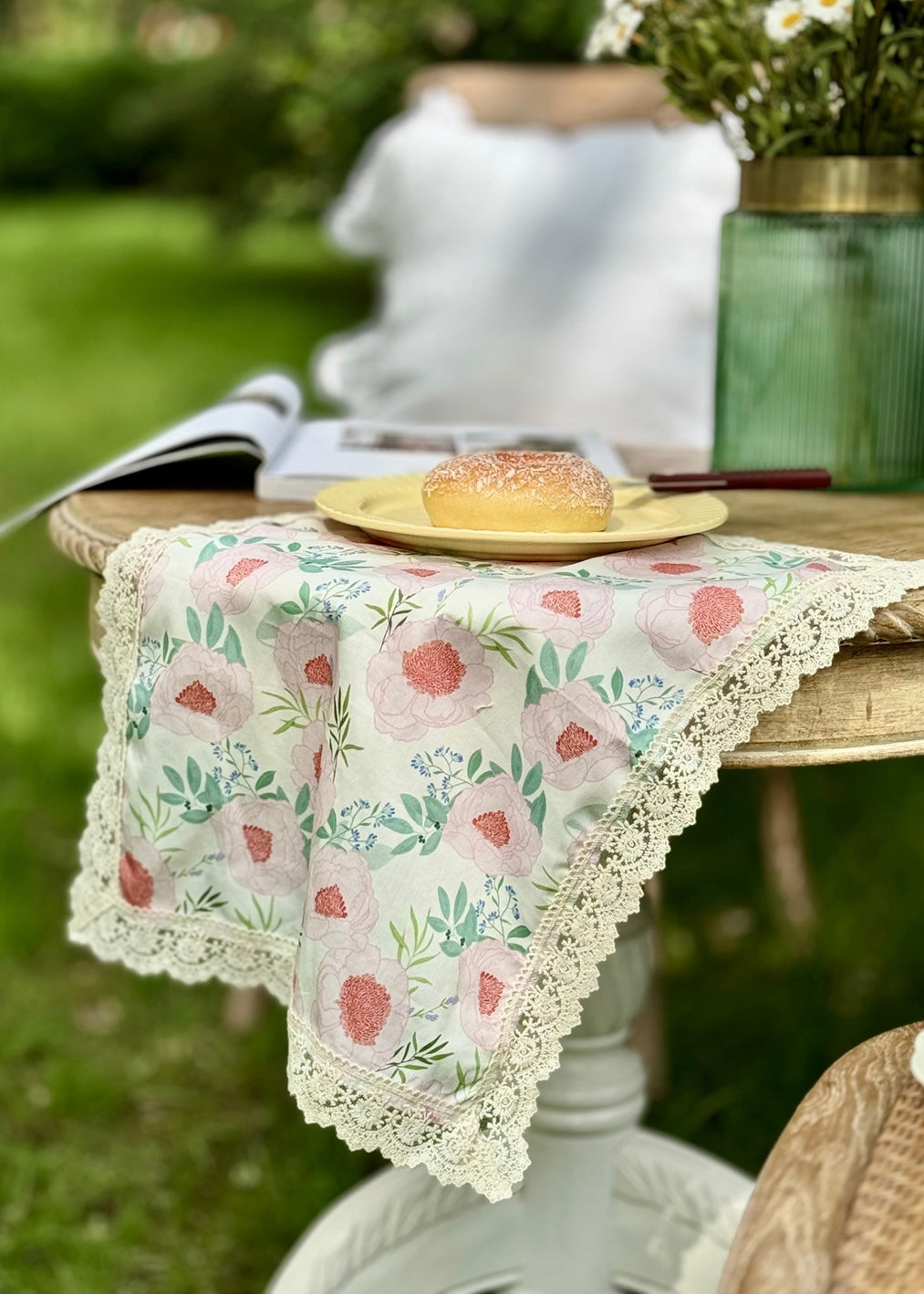 Afternoon Light Floral Table Mat